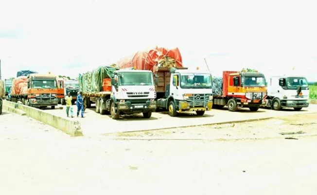 Shipping from Camerron to Djamina